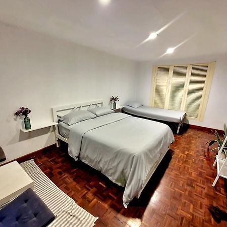 Home16 Sukhumvit16 Bangkok Exteriör bild