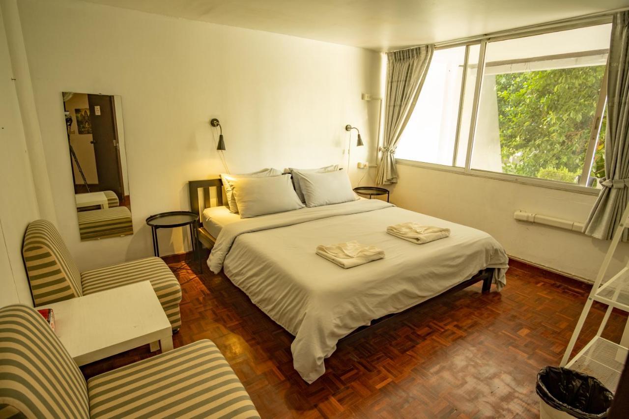 Home16 Sukhumvit16 Bangkok Exteriör bild