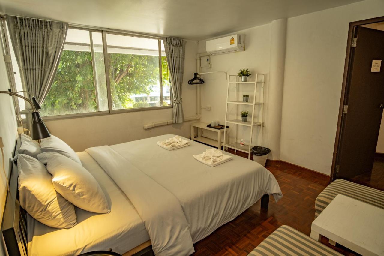 Home16 Sukhumvit16 Bangkok Exteriör bild