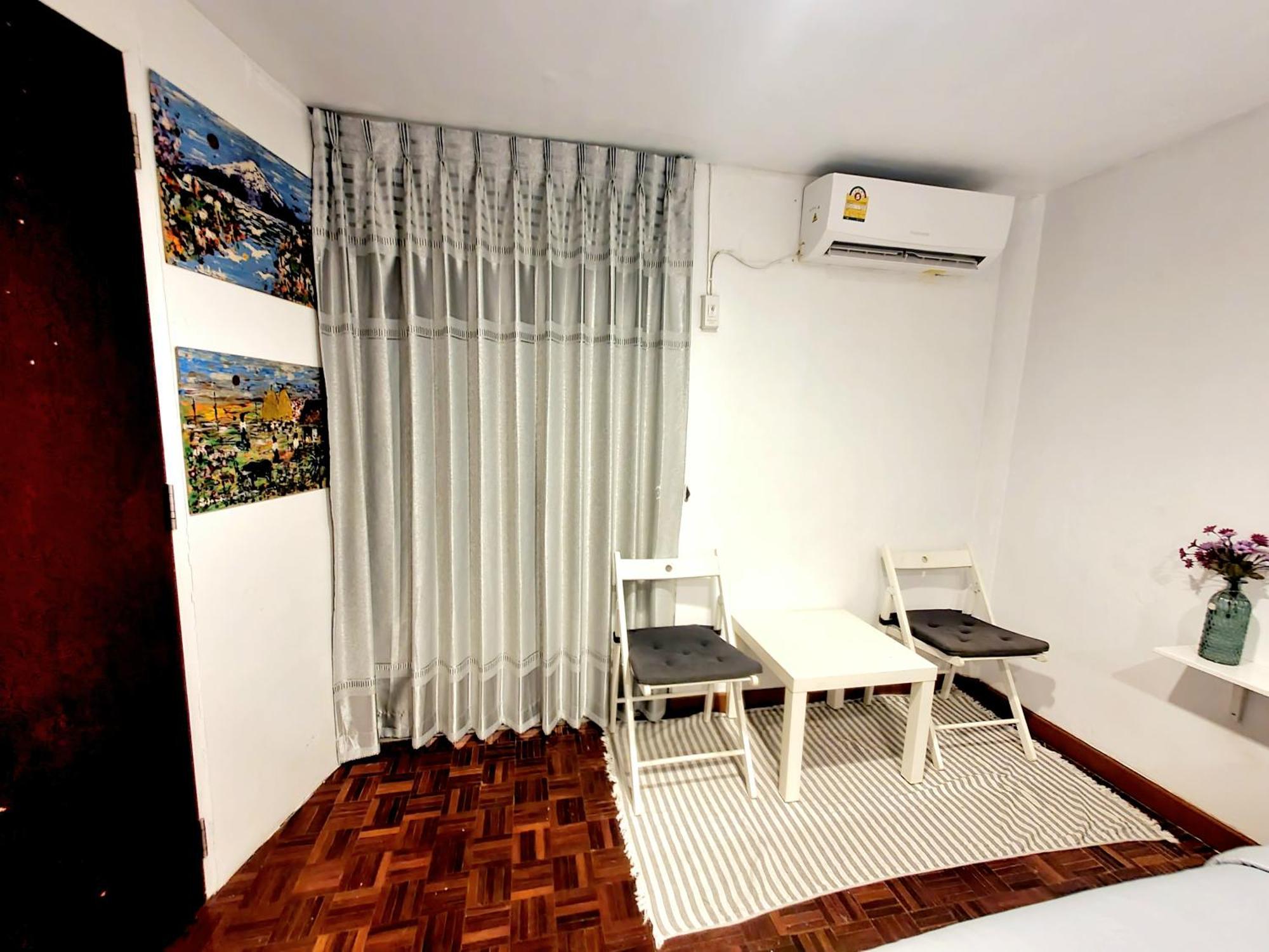 Home16 Sukhumvit16 Bangkok Exteriör bild