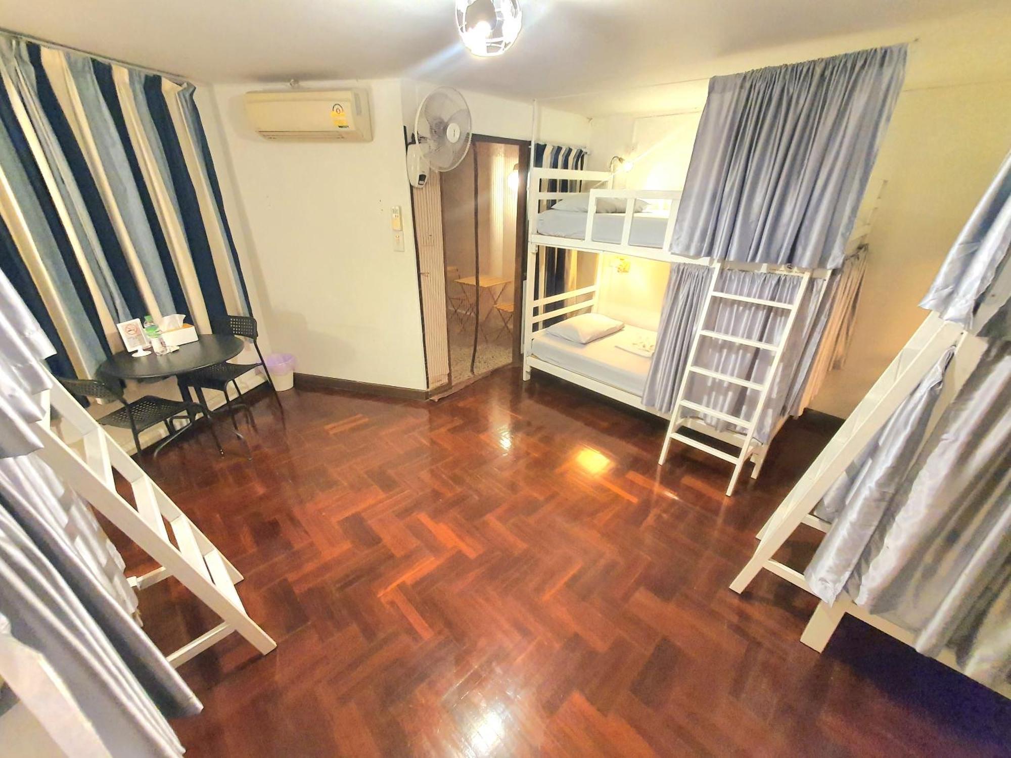 Home16 Sukhumvit16 Bangkok Exteriör bild