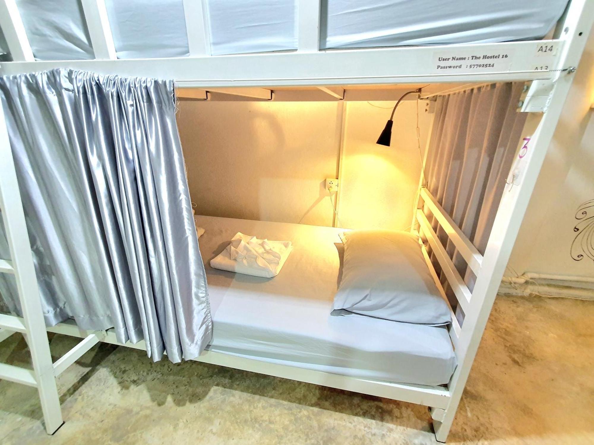 Home16 Sukhumvit16 Bangkok Exteriör bild